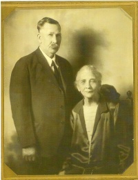 John and carolina olson.jpg