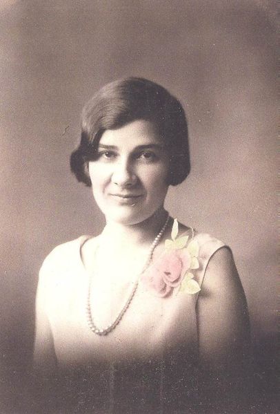 File:Mary linn high school grad.jpg